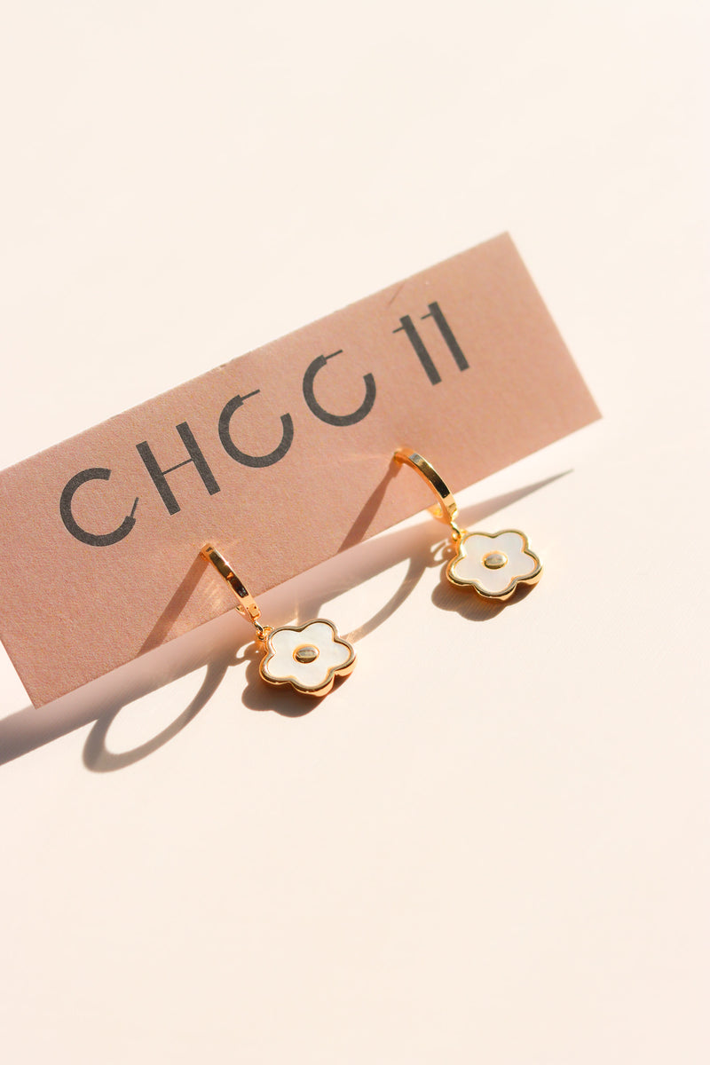 X - TINY FLOWER CHARMS MOTHER OF PEARL EARRINGS – StudioChoo11