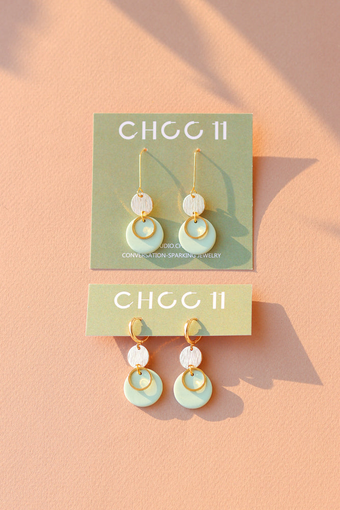 ANNE EARRINGS // Gold-tone