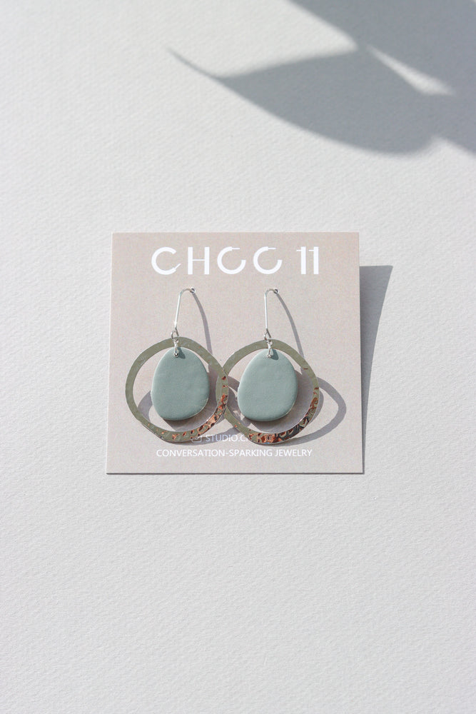 OLIVIA EARRING // SILVER TONE