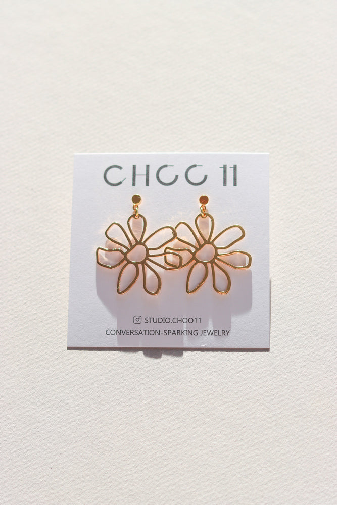 X-GOLD PLATED FLOWER LINE EARRINGS