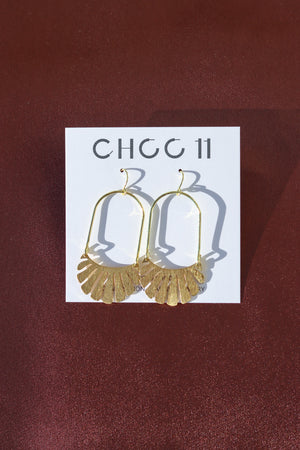 
            
                Load image into Gallery viewer, X-GOLD-PLATED FAN CHARM EARRING
            
        