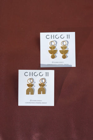 X GOLD PLATED GEOMETRIC EARRING 18