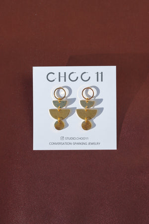 X GOLD PLATED GEOMETRIC EARRING 18