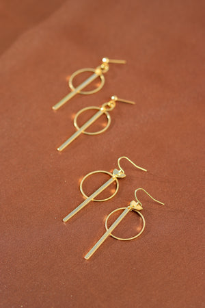 X-GOLD-PLATED LONG BAR AND CIRCLE RING EARRINGS